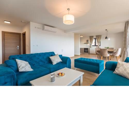 Villa Blue Line