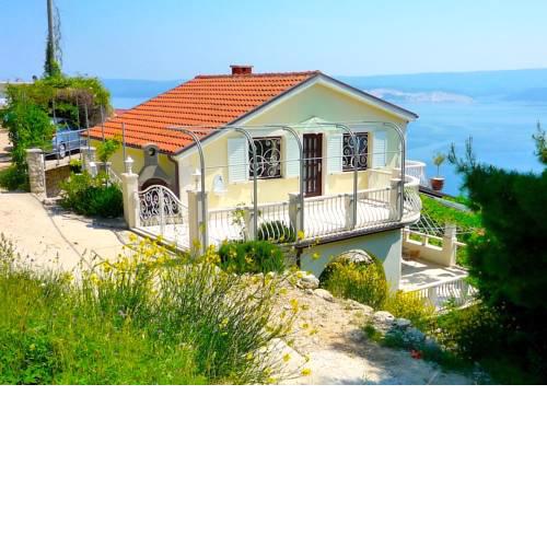 Villa Bugenvilla