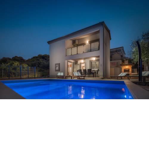 Villa Calma with Swimming Pool