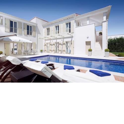 Villa Camelia by HMZ Villas