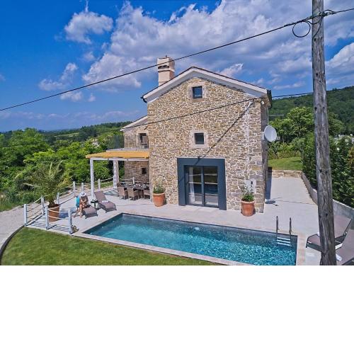 Villa Carica