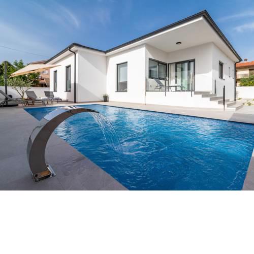 Peaceful Villa in Pula Istria with Swimming Pool
