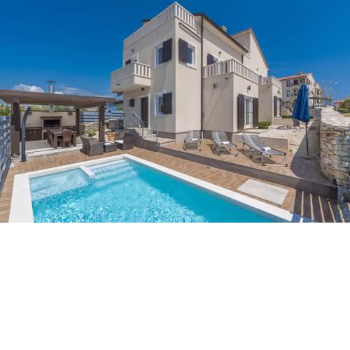 "Villa CASTAGNA" holiday home