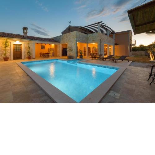 Villa Cirka for 14 persons