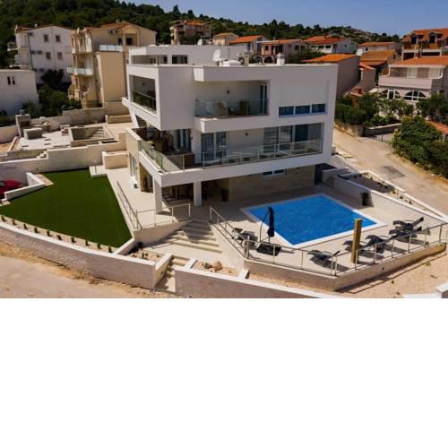 Villa Compass; Luxury experience in natural bay.