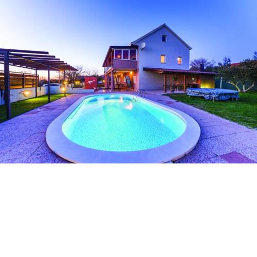 Villa Dandelion