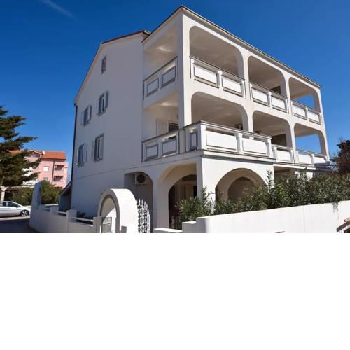 villa daniel novalja