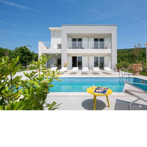 Peaceful Villa in Stanisovi with sea view