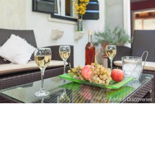 Villa Dena with swimming pool