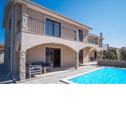 Villa Dijana West