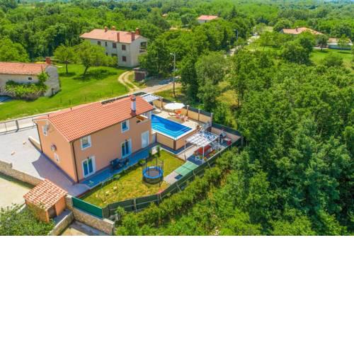 Villa Dina