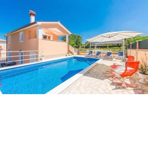 Villa Dina