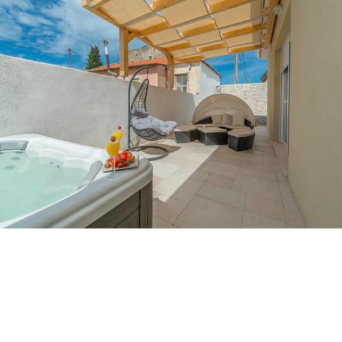 Villa Donato with Jacuzzi