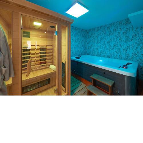 Villa Dovecote with Private Sauna, Jacuzzi & Gym