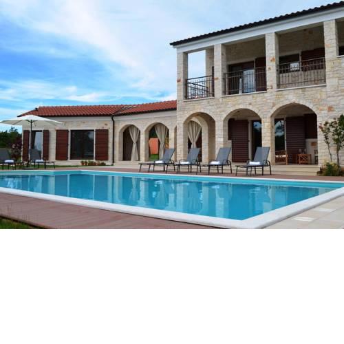 Villa Dubravka with a Beautiful View
