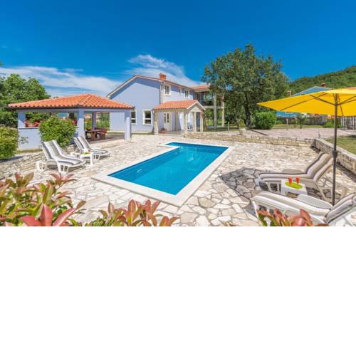Villa Ella