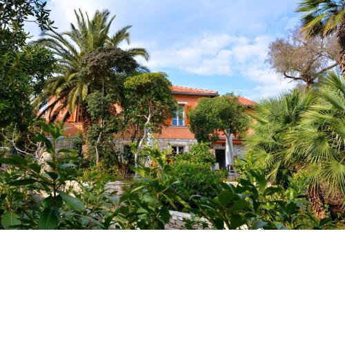 Villa For