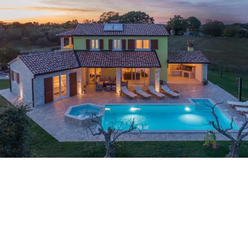 Villa Gardenia with pool, garden and jacuzzi