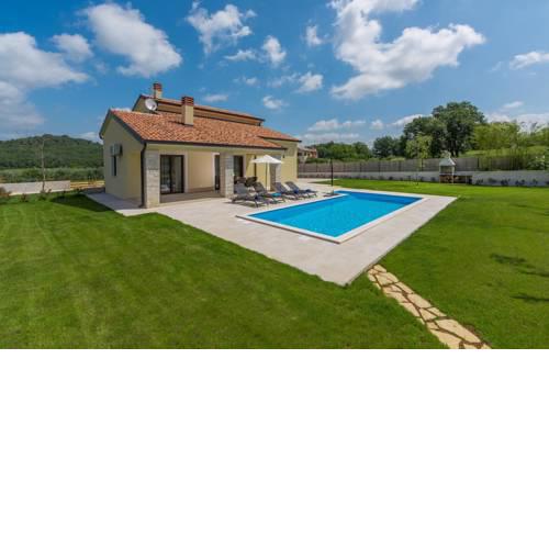 Villa Giovanna Fuskulin with Pool