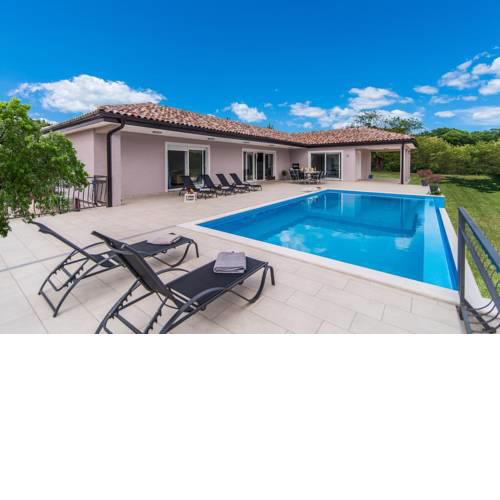 Villa Green Heaven with Private Pool