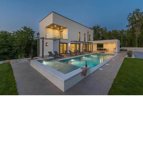 Villa Green Light