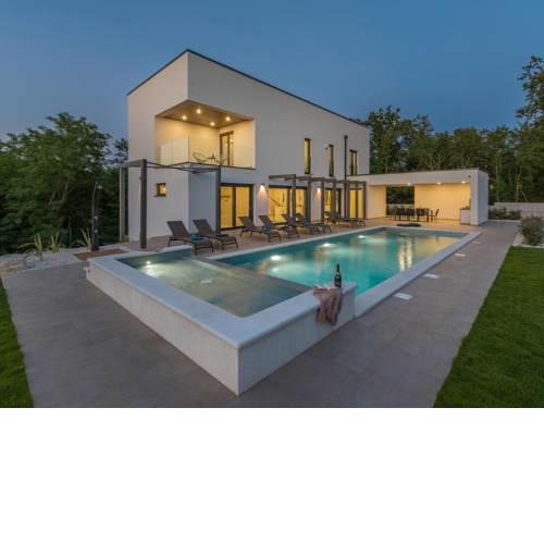 Villa Green Light