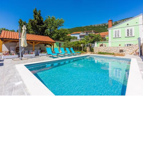 Villa Green Point