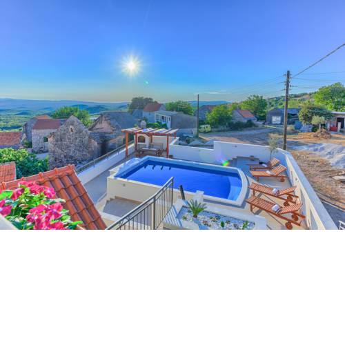 Villa Heritage With Pool