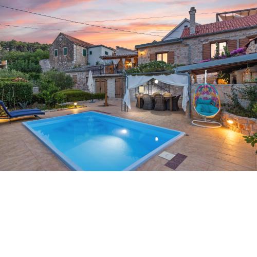 Villa Il Melograno Hvar with Pool & BBQ