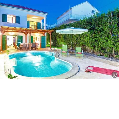 Villa in Hvar Sleeps 8 5
