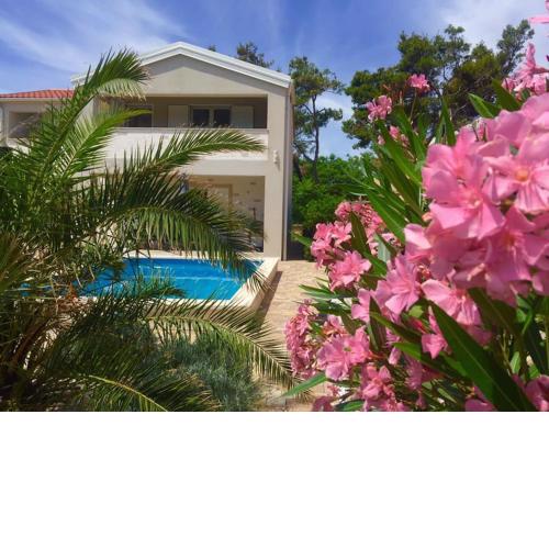 Villa ISLAND VIR with pool