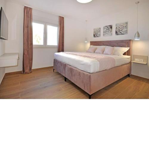 Villa Iva with sea view and pool