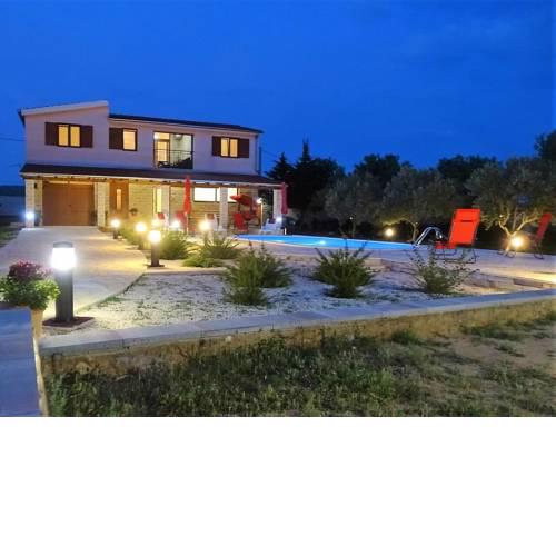 Villa Ivana Rossa with pool