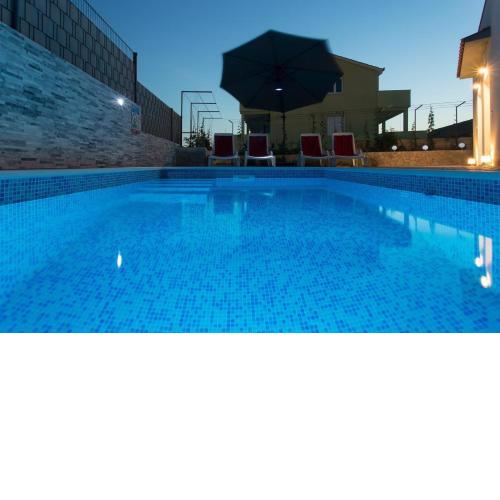 Villa Ivica - with pool