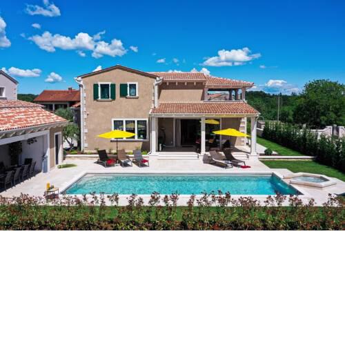 Villa Jakob with Pool and Sauna