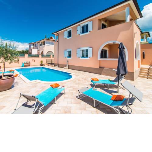 Boutique Villa in Kastelir with Private Swimming Pool