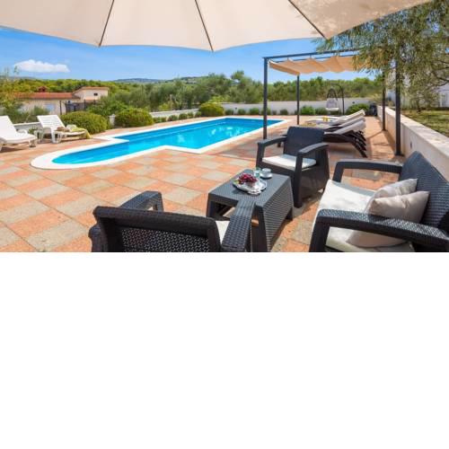 Villa Katica