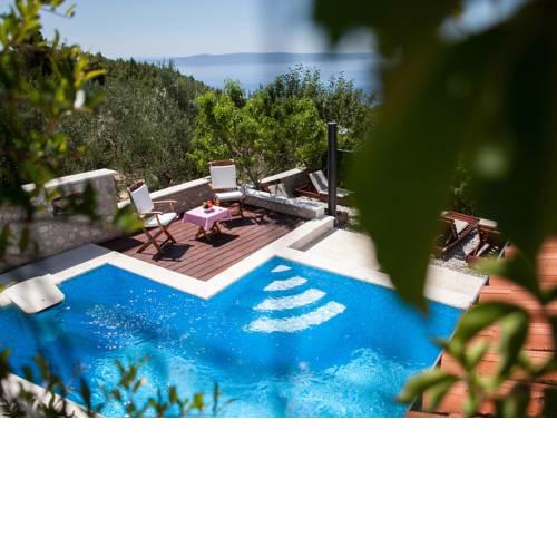 Luxurious Villa in Veliko Brdo with Swimming Pool