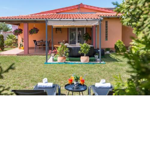 Villa Kira