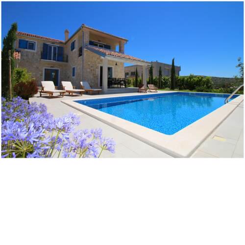 Villa LABRISA