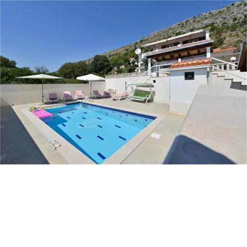 Villa Leo