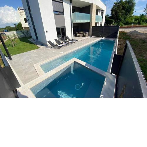 Villa Lighthouse mit Pool und Jacuzzi