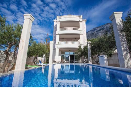 Villa Luce mit Pool