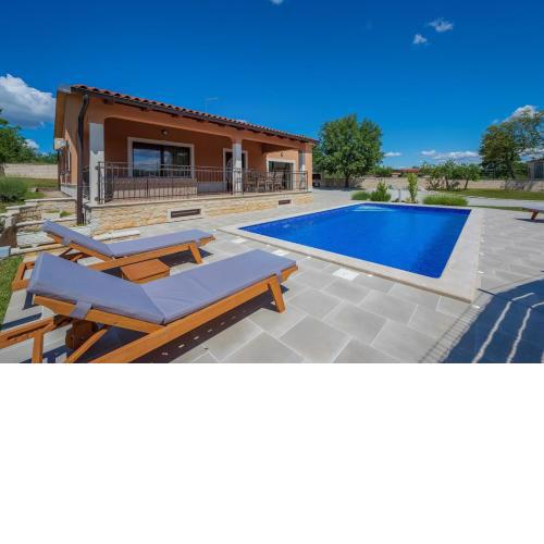 Villa Luna Tinjan, Pool and Wellness