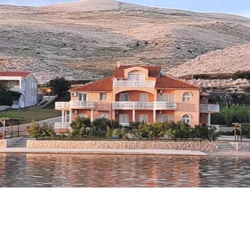 Villa Maestral