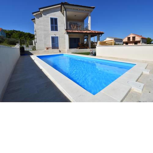Villa Mala 2