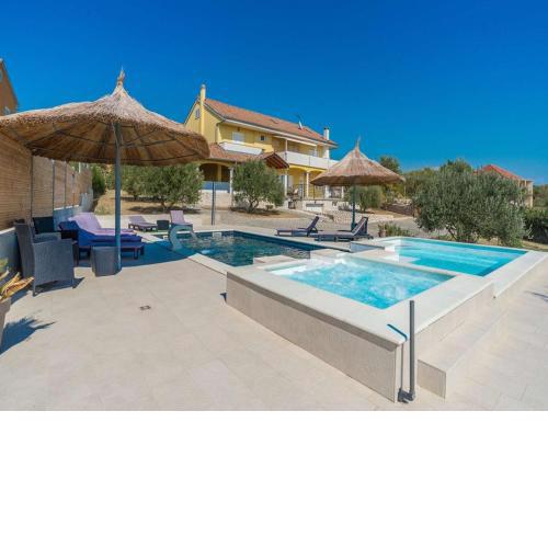 Villa Mande with Great pool