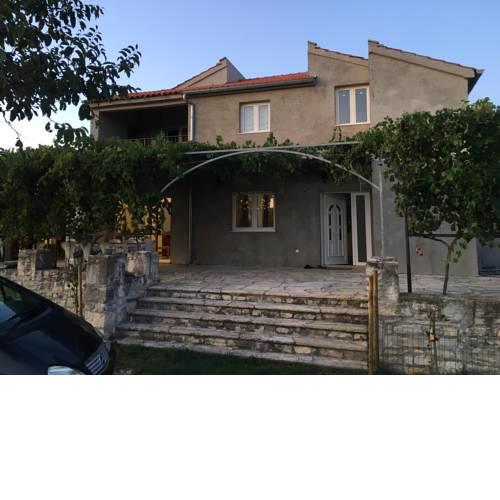 Villa Mandorla