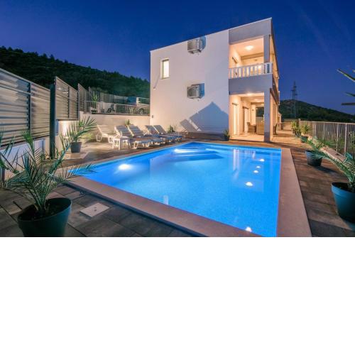 VILLA Mari with private pool