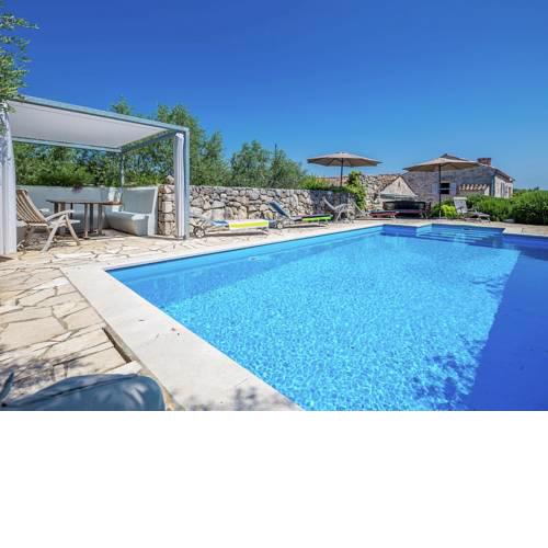 Villa Maria I